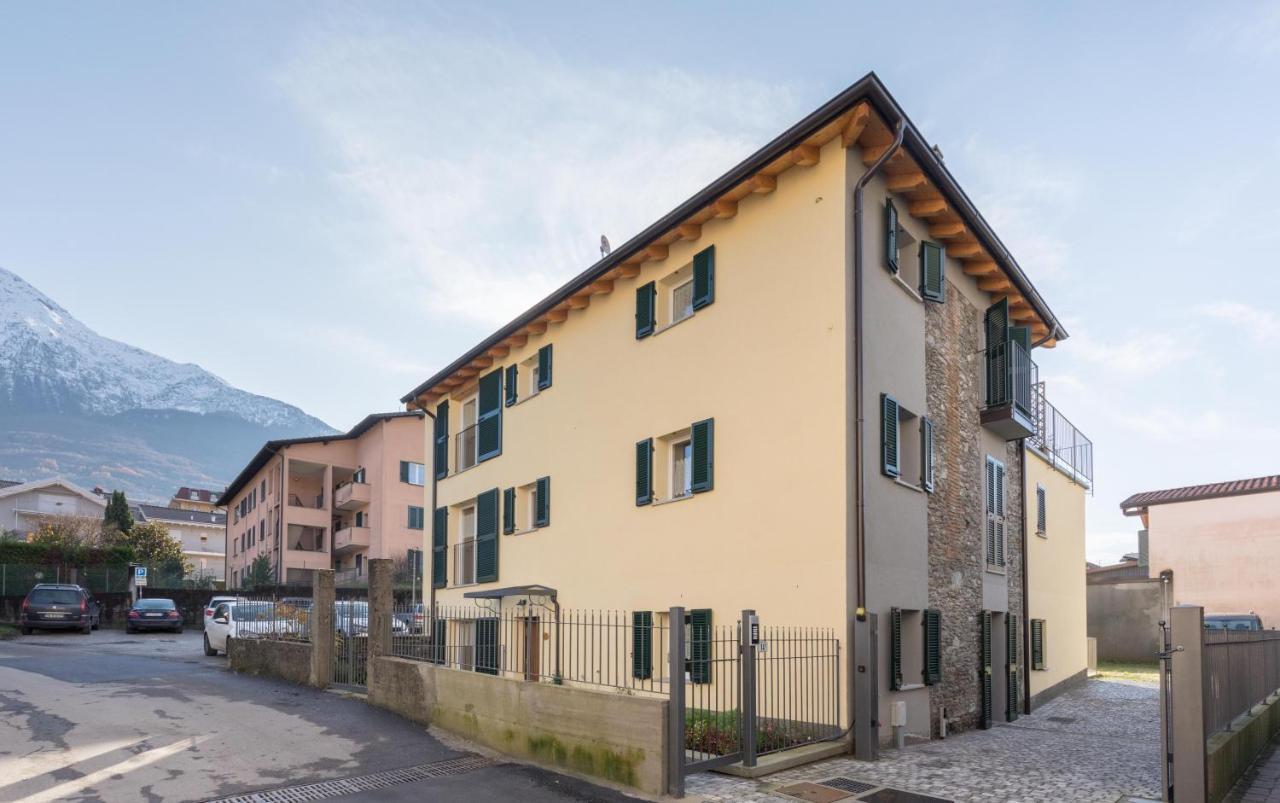 Ferienwohnung Residenze Lariane Colico Exterior foto