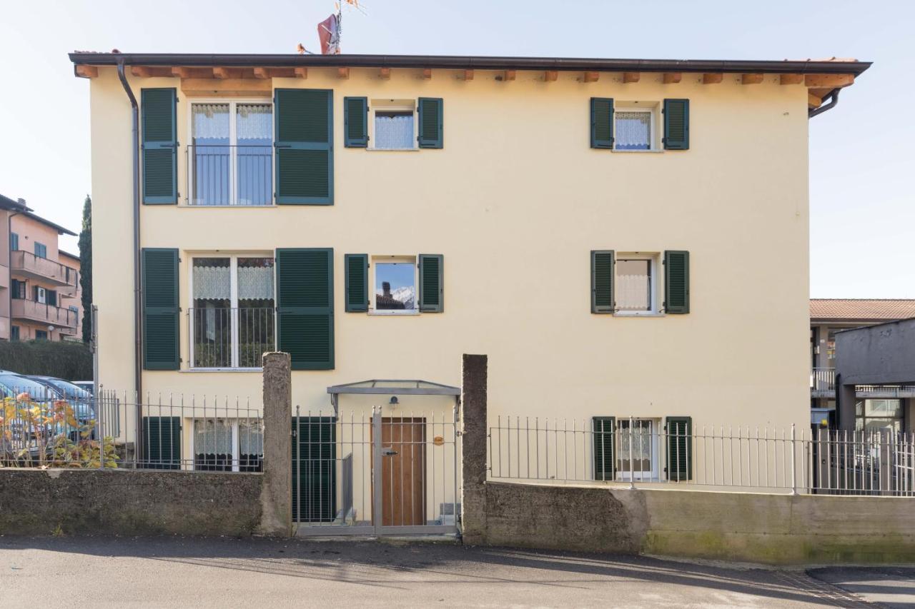Ferienwohnung Residenze Lariane Colico Exterior foto